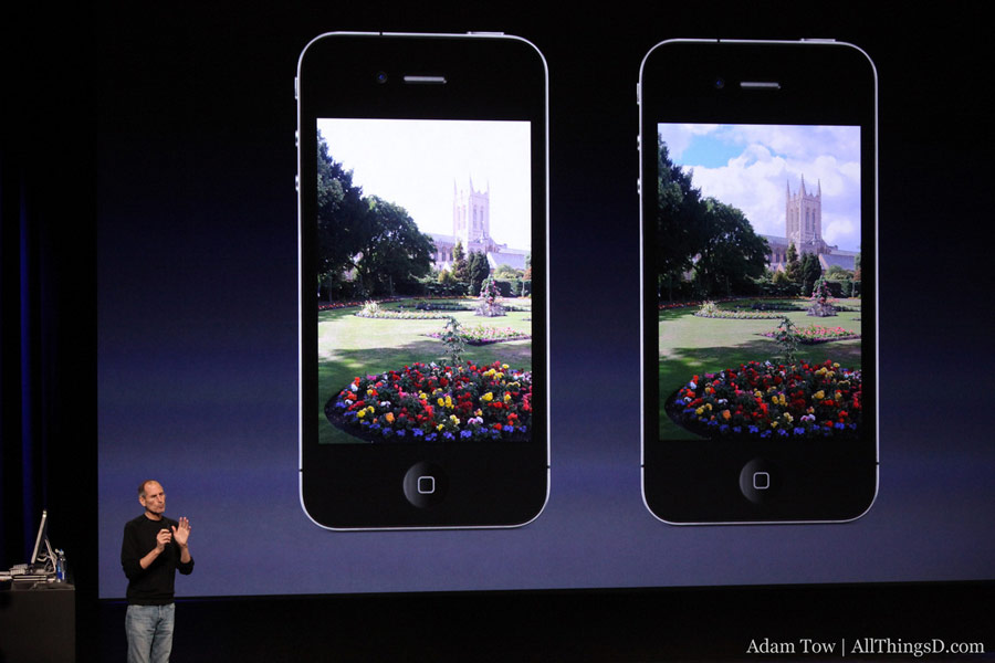 Следующие два поколения iPhone были разработаны ещё под эгидой Стива Джобса