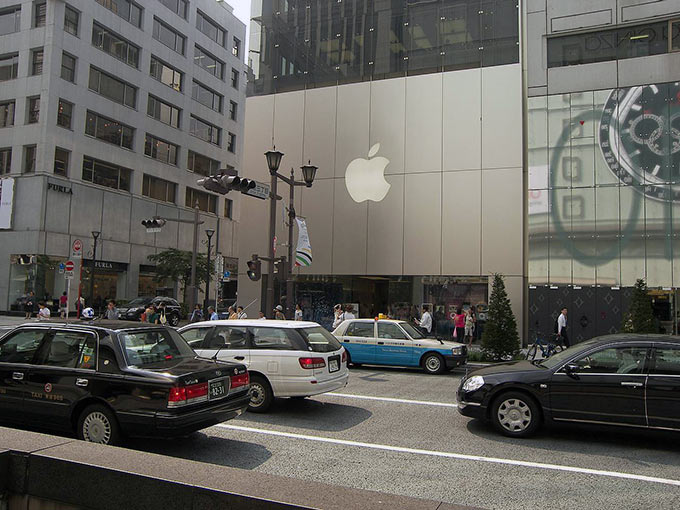 В ближайшие полгода Apple откроет целую россыпь фирменных магазинов