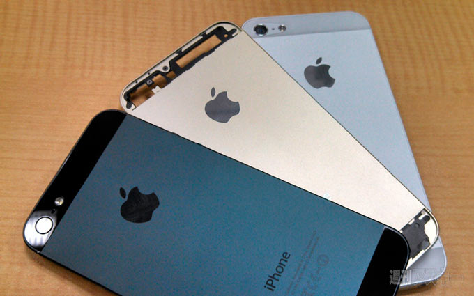 Сравнение корпуса «золотого» iPhone 5S с черным и белым iPhone 5 + все цвета iPhone 5C