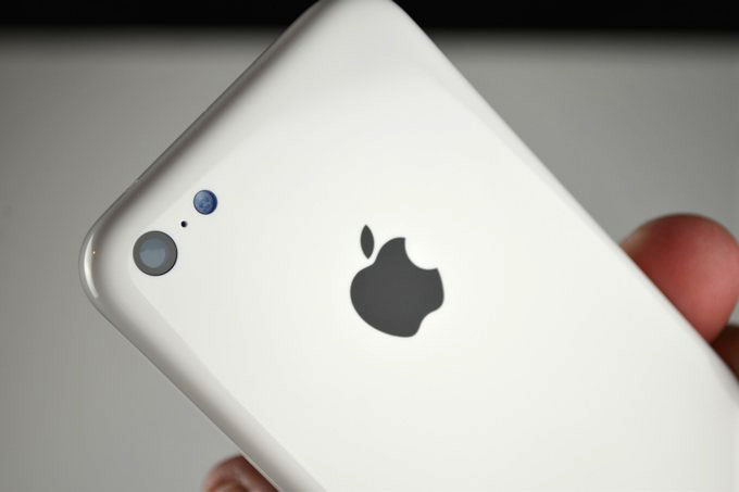 Фото корпуса iPhone 5C и его цена