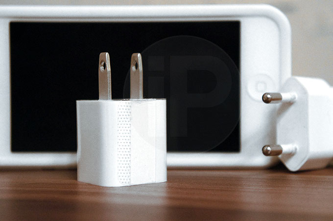 Apple анонсировала программу замены USB-адаптеров питания