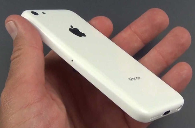 Опрос. Нравится ли вам удешевленный iPhone 5C?