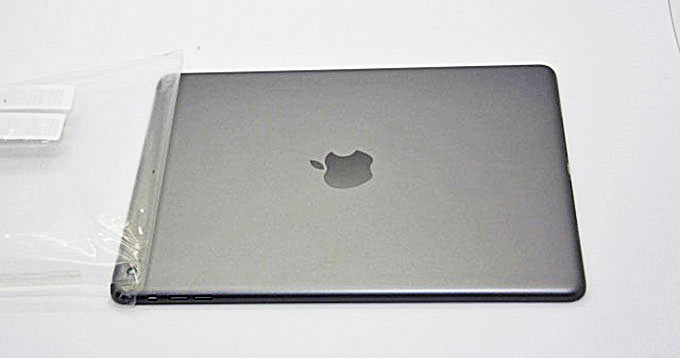 Фото корпуса iPad в цвете Space Gray