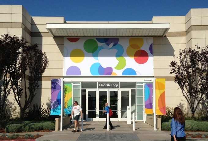 Apple украшает кампус к презентации