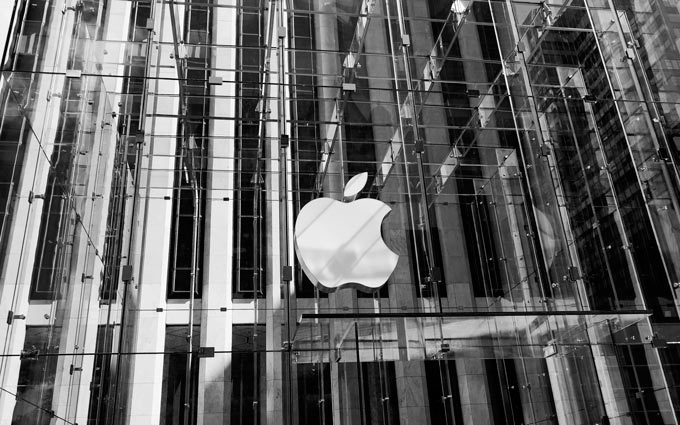 Apple обновила квартальный прогноз после успешного начала продаж iPhone