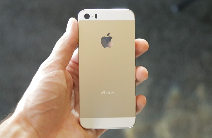 Золотые iPhone 5S в Китае раскупили за минуту