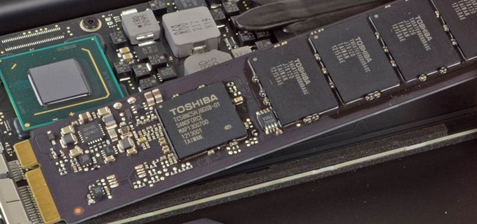 Apple бесплатно меняет бракованные SSD-накопители в MacBook Air 2012 года