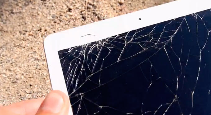 iPad Air провалил тест на прочность, не выдержав падение на песок