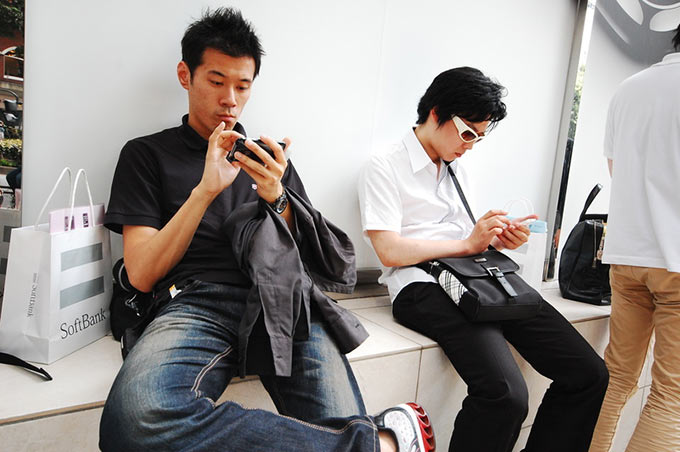 iPhone 5s и 5c заняли девять позиций в десятке самых продаваемых смартфонов в Японии