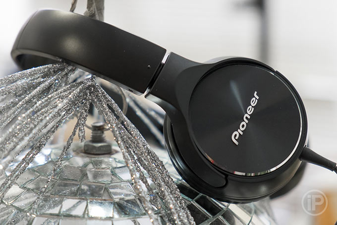 15-Pioneer-Headphones-MJ
