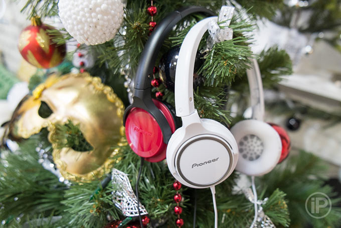 17-Pioneer-Headphones-MJ
