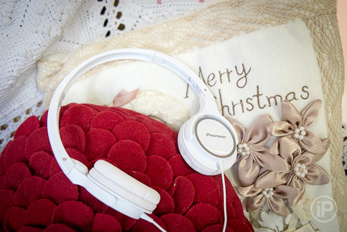 23-Pioneer-Headphones-MJ