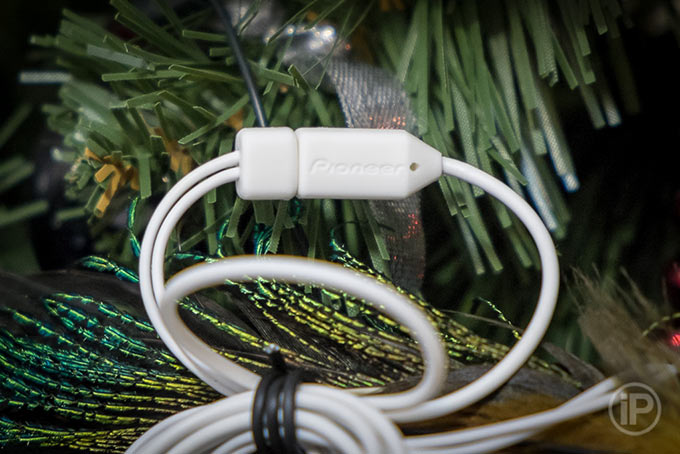 29-Pioneer-Headphones-SECL