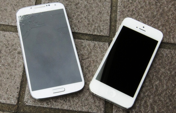 Apple закрепила лидерство над смартфонами Samsung в США в конце 2013 года