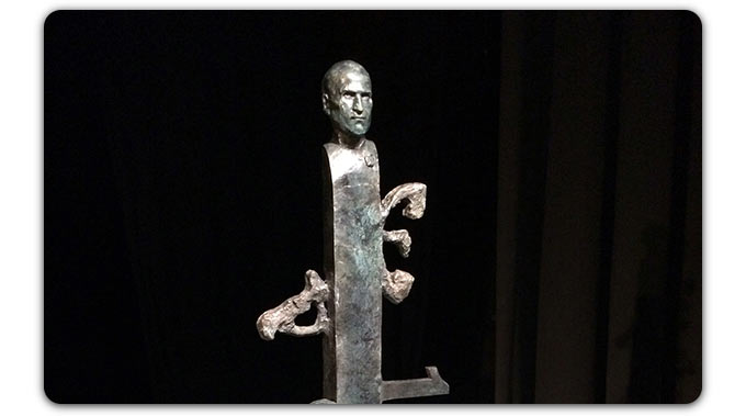 В штаб-квартире Apple установят статую Стива Джобса, созданную сербским скульптором