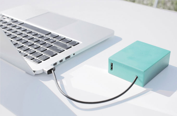 Портативное зарядное устройство BatteryBox обеспечит до 12 часов автономной работы MacBook Air