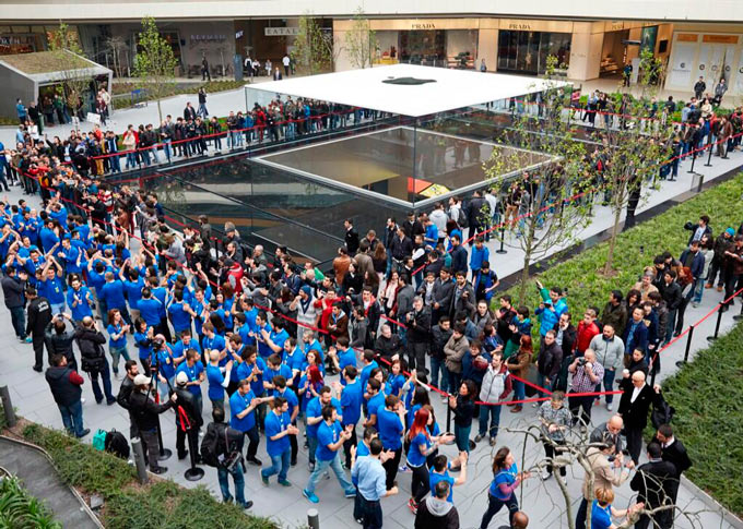Состоялось открытие первого в Турции Apple Store