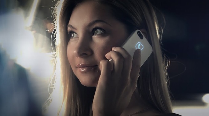 Lunecase. Чехол для iPhone с LED-оповещениями