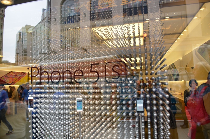 На этой неделе Apple начнет программу обновления старых iPhone