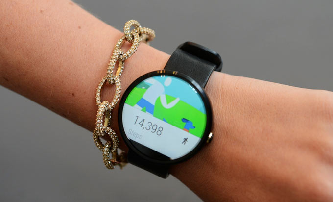 Смарт-часы Motorola Moto360 обойдутся в $450