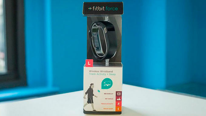 Обзор спортивного браслета Fitbit Force