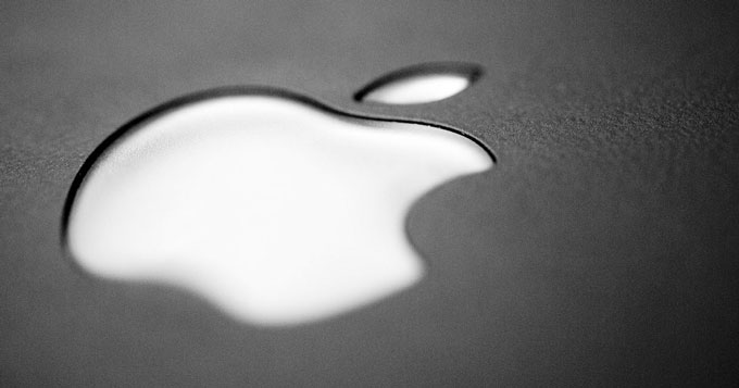 Стоимость акций Apple превысила $100 впервые с момента дробления и установила рекорд