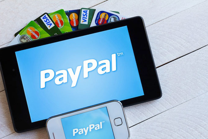 PayPal нанесла превентивный удар по Apple Pay рекламным плакатом