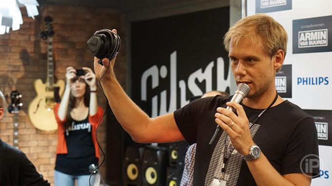 16-Armin-Press-Conference