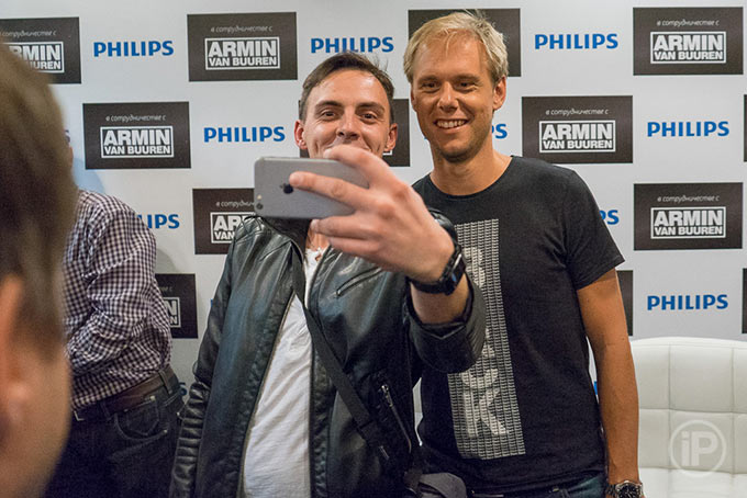 18-Armin-Press-Conference