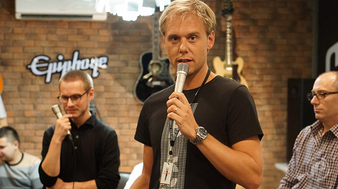 20-Armin-Press-Conference