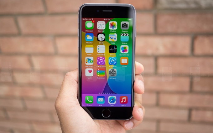 iPhone 6 назвали лучшим смартфоном уходящего года