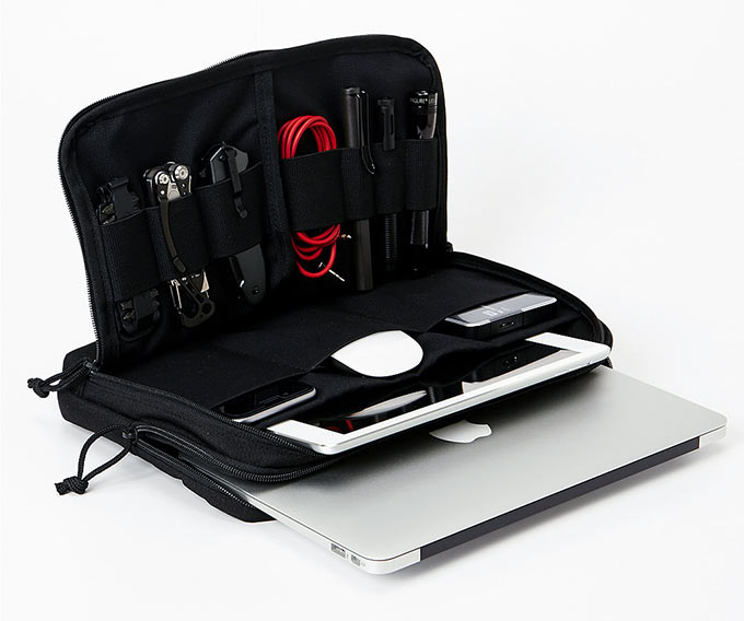 Cargo Works MacBook EDC Kit. Компактная сумка для MacBook Air 11″ и всей личной коллекции гаджетов Apple