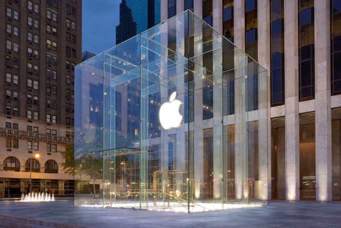 Карл Айкан оценил Apple более чем в триллион долларов