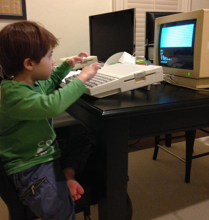 Что выбрал создатель Doom для обучения своего ребенка программированию? Конечно же, Apple IIc