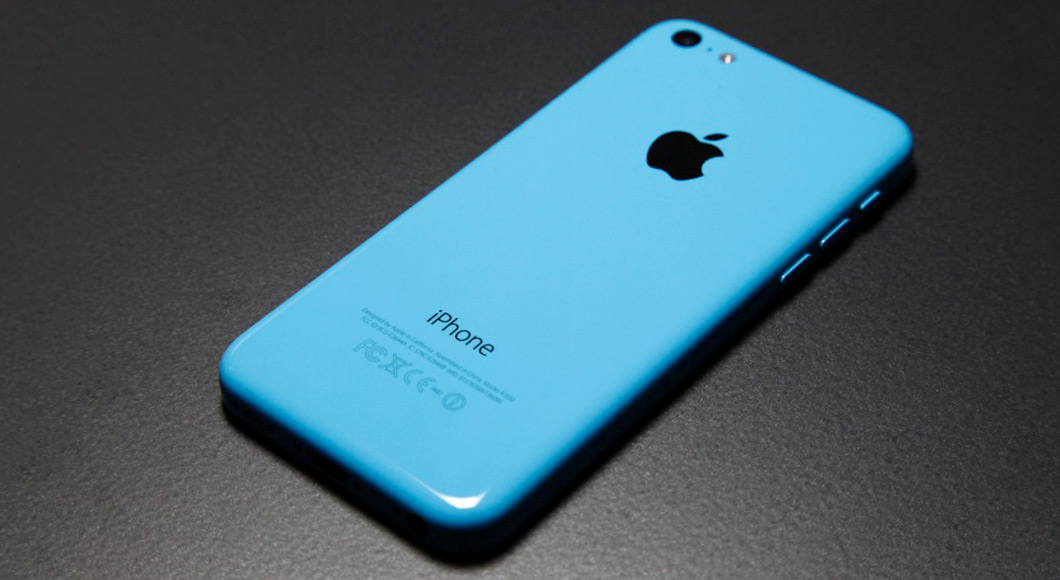 В Сеть попали снимки задней крышки пластикового iPhone 6c