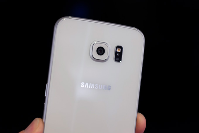 Samsung и HTC представили новые флагманские смартфоны в преддверии выставки MWC