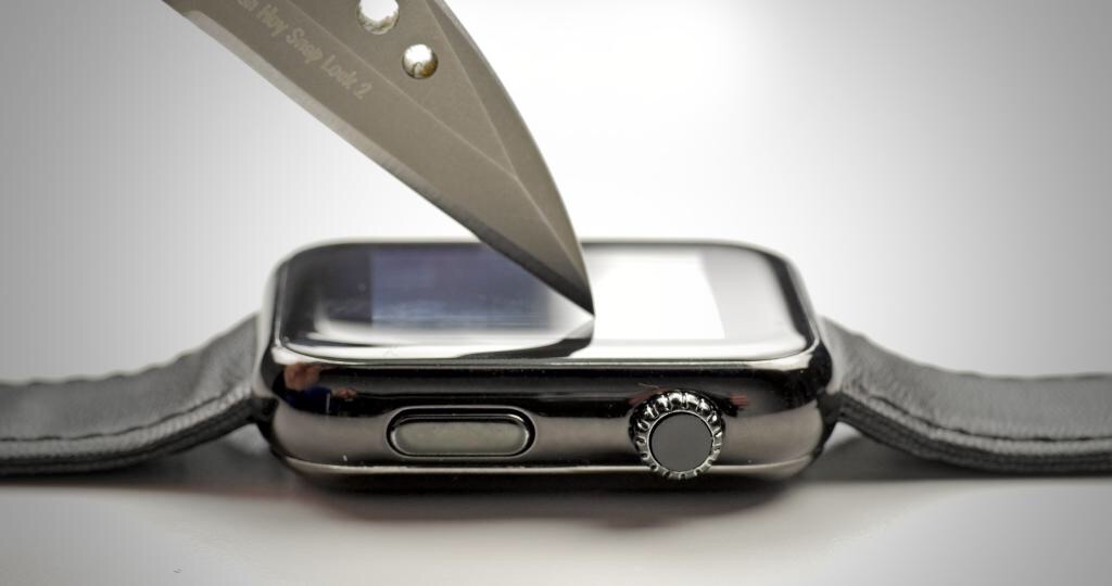 Тест устойчивости стекла Apple Watch к царапинам