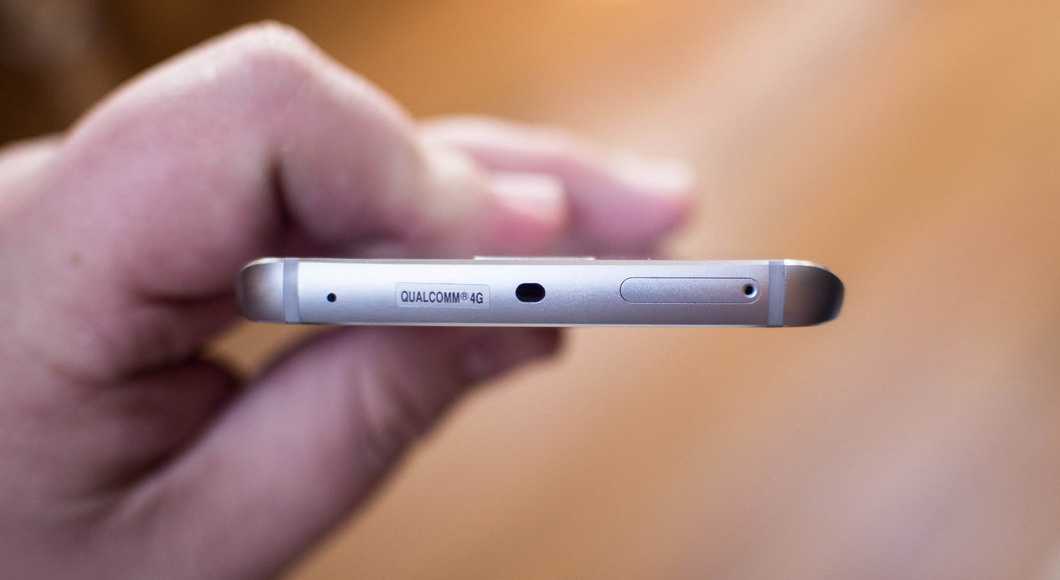 Различие подходов Apple и Samsung к дизайну устройств