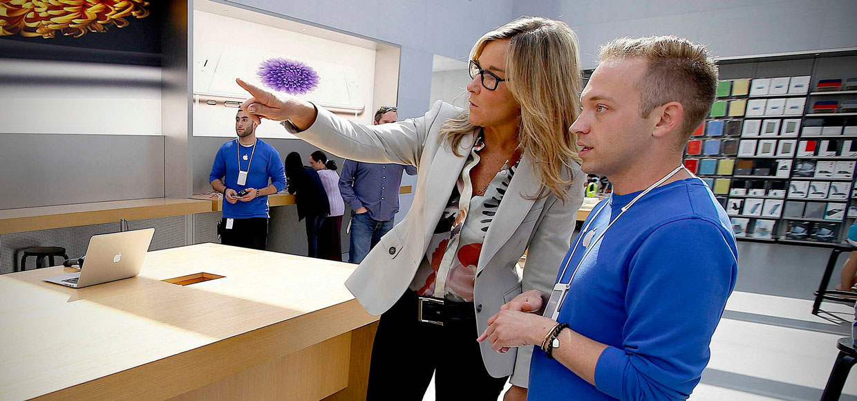 Apple готовит сотрудников розницы к появлению Apple Watch в магазинах