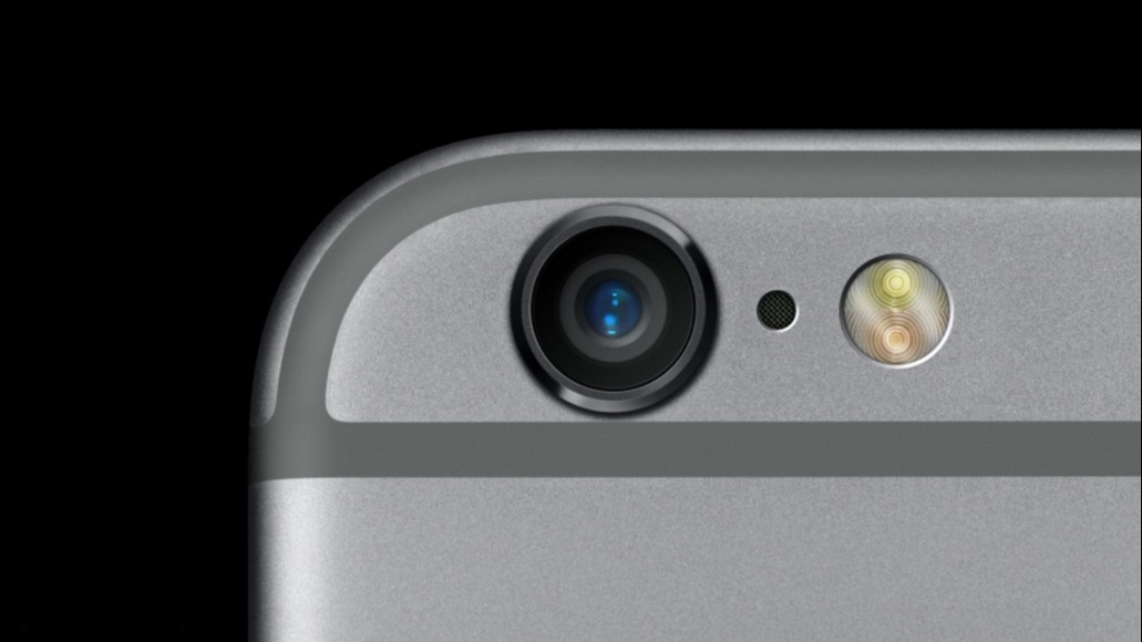 В сеть утекли новые фотографии внутренностей iPhone 6S