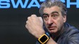 Директор Swatch называет Apple Watch игрушкой