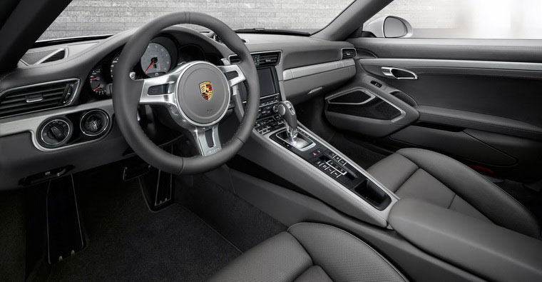 01-3-Porsche-CarPlay