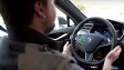 Tesla внесёт ограничения в работу системы автопилота