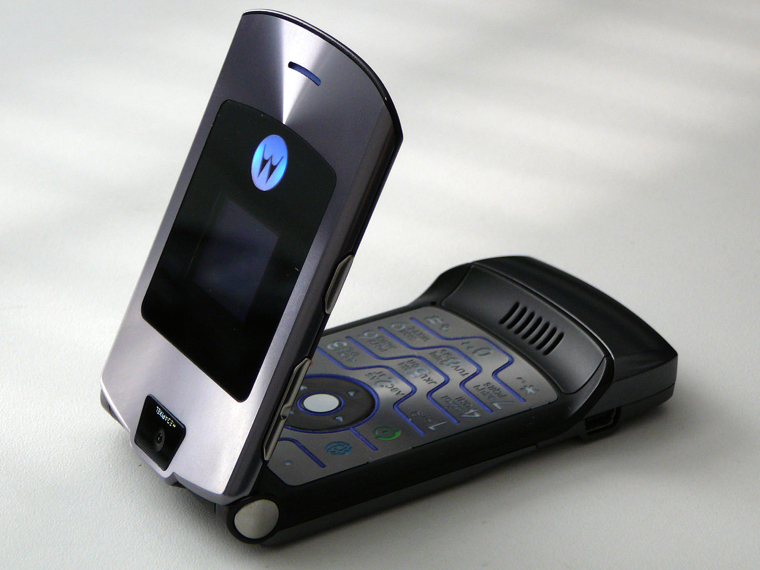 1280px-Motorola_RAZR_V3i_03