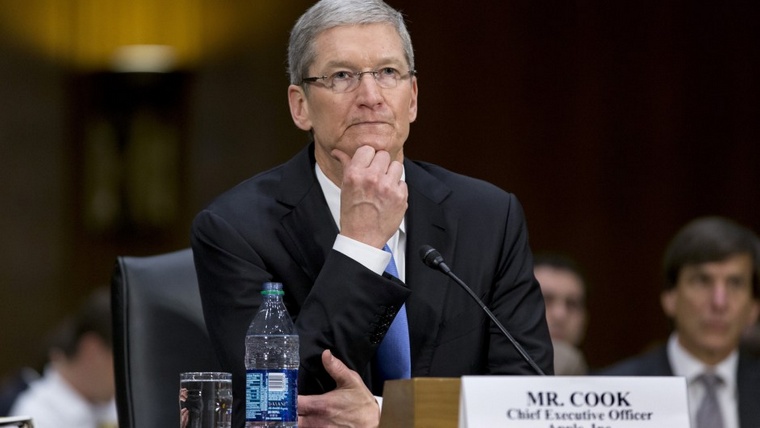 tim-cook-in-court