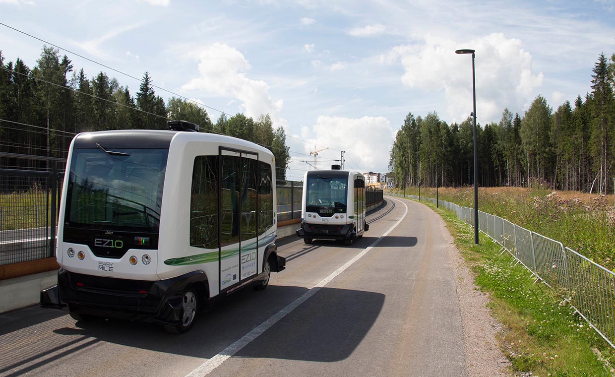 Первый в мире беспилотный автобус уже возит пассажиров