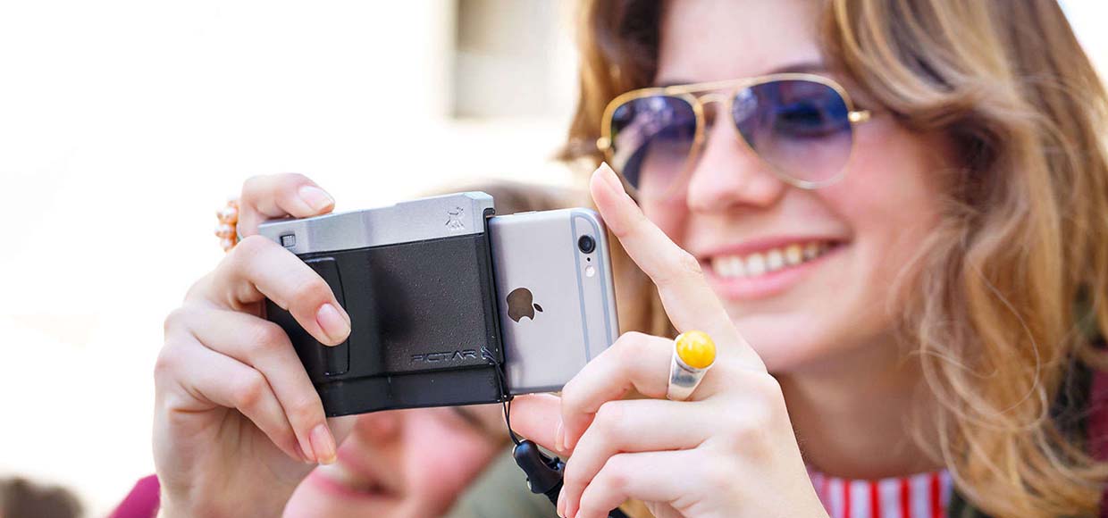 Чехол The Pictar превратит iPhone в настоящую камеру