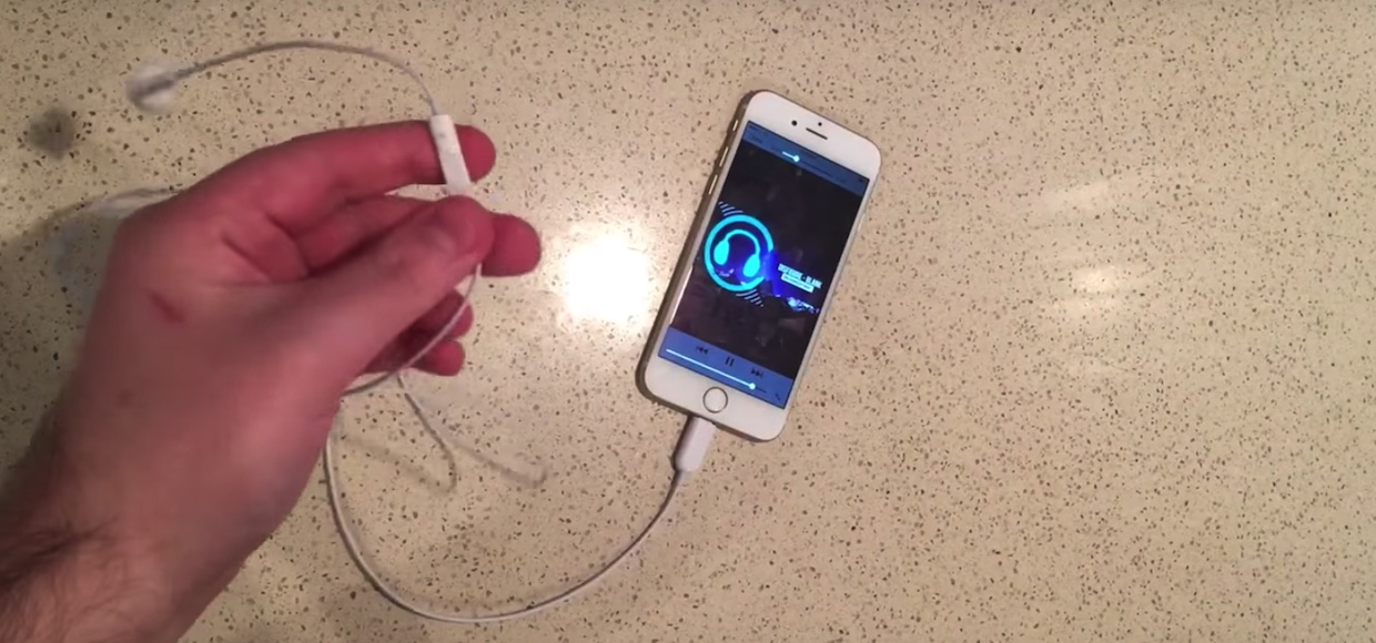Apple to Sell Standalone Lightning to 3.5mm Headphone Jack Adapter for $9, Light