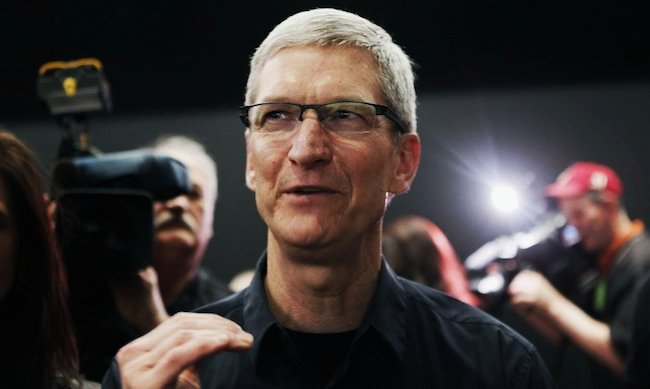 Тим Кук на посту CEO Apple заработал $100 млн на акциях компании
