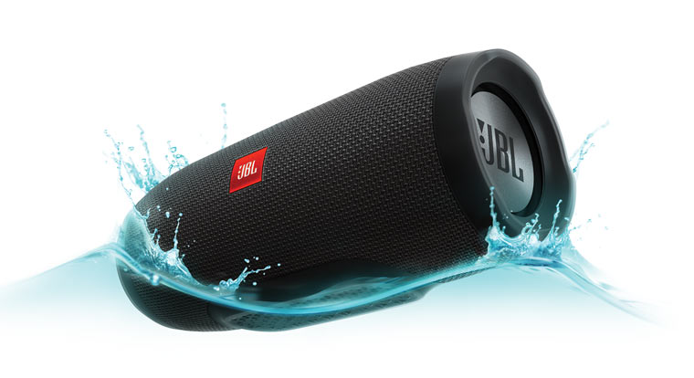 JBL-Charge-3-watersplash-Black_dvHAMaster